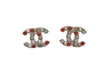 Load image into Gallery viewer, 極美品 CHANEL シャネル ココマーク ラインストーン ピアス アクセサリー 04A刻印 ゴールド マルチカラー 中古 4b001364