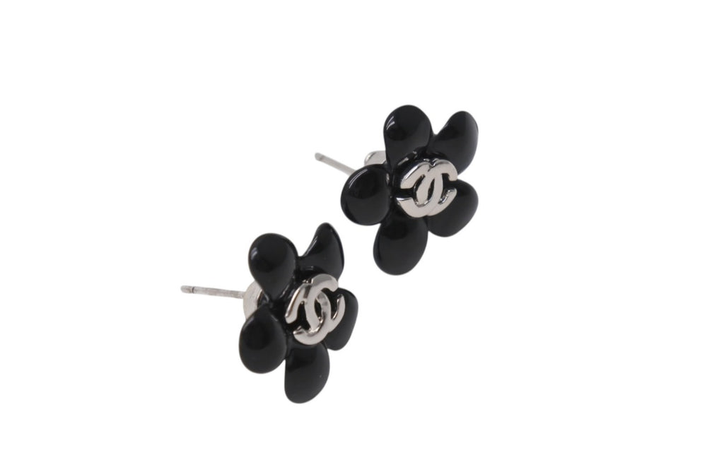 極美品 CHANEL シャネル フラワー ココマーク ピアス 両耳 05P刻印 プラスチック メタル ブラック シルバー金具 中古 4b001374