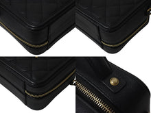 Load image into Gallery viewer, 極美品 CHANEL シャネル CCフィリグリー スモールチェーンバニティバッグ A93343 26番台 キャビアスキン ブラック ゴールド金具 4b001383