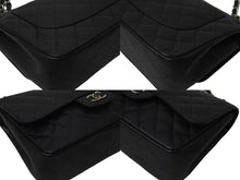 Load image into Gallery viewer, 極美品 CHANEL シャネル デカマトラッセ30 Wフラップ Wチェーン ショルダーバッグ 15番台 キャビアスキン ブラック シルバー金具 中古 4b001384