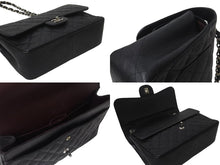 Load image into Gallery viewer, 極美品 CHANEL シャネル デカマトラッセ30 Wフラップ Wチェーン ショルダーバッグ 15番台 キャビアスキン ブラック シルバー金具 中古 4b001384