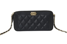 Load image into Gallery viewer, CHANEL シャネル ショルダーバッグ ボーイシャネル チェーンウォレット ブラック キャビアスキン 23番台 シルバー金具 美品 中古 4b001385