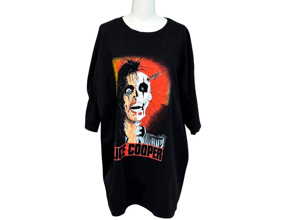 Very Good Condition ALICE COOPER VINTAGE Vintage 1996 SUMMER TOUR Short Sleeve T-Shirt Size XL Print Black Used 4b001433