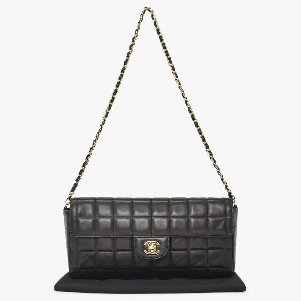 極美品 CHANEL シャネル チョコバー チェーン ショルダーバッグ ラムスキン 黒×ゴールド レディース 7番台 中古 4a001447