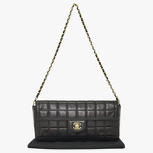 画像をギャラリービューアに読み込む, 極美品 CHANEL シャネル チョコバー チェーン ショルダーバッグ ラムスキン 黒×ゴールド レディース 7番台 中古 4a001447