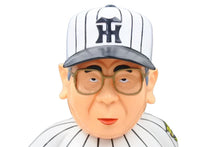 Load image into Gallery viewer, 野村監督 貯金箱 阪神野村銀行 優勝するまで貯めるでぇ～ 球団公認 Tigers 82 MOMURA ブラック ホワイト 良品 中古 14504