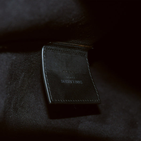 Very Good Condition SAINT LAURENT Saint Laurent Punching Logo Tote Bag Leather Black Black Leather Cut Good Condition Used 4a001616