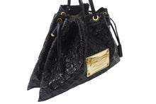 Load image into Gallery viewer, 極美品 LOUIS VUITTON ルイヴィトン ショルダーバッグ エルヴィニル スクイーチ 巾着バッグ モノグラム ブラウン ブラック キャンバス ビニール レザー ゴールド金具 中古 4b001707