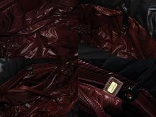 Load image into Gallery viewer, 極美品 CHANEL シャネル コココクーン スモールトート ハンドバッグ A48610 16番台 ココマーク ブラック シルバー金具 中古 4b001736