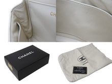 Load image into Gallery viewer, 極美品 CHANEL シャネル ダブルフェイス マトラッセ 23 両面フラップ ダブルチェーン ショルダーバッグ ラムスキン ベージュ ゴールド金具 4番台 中古 4b001765