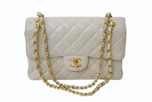 Load image into Gallery viewer, 極美品 CHANEL シャネル ダブルフェイス マトラッセ 23 両面フラップ ダブルチェーン ショルダーバッグ ラムスキン ベージュ ゴールド金具 4番台 中古 4b001765
