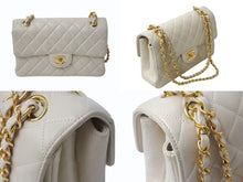 Load image into Gallery viewer, 極美品 CHANEL シャネル ダブルフェイス マトラッセ 23 両面フラップ ダブルチェーン ショルダーバッグ ラムスキン ベージュ ゴールド金具 4番台 中古 4b001765