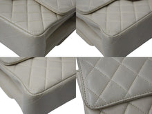 Load image into Gallery viewer, 極美品 CHANEL シャネル ダブルフェイス マトラッセ 23 両面フラップ ダブルチェーン ショルダーバッグ ラムスキン ベージュ ゴールド金具 4番台 中古 4b001765