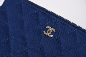 Like new item CHANEL Chanel chain wallet 28 series Matelasse Coco mark navy blue gold hardware used 4a001627