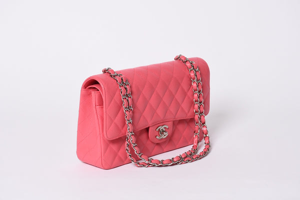 Like new CHANEL Chanel Matelasse 25 W flap W chain shoulder bag A01112 10th series Coco mark caviar skin used 4a001776