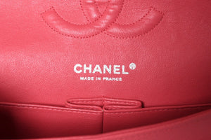Like new CHANEL Chanel Matelasse 25 W flap W chain shoulder bag A01112 10th series Coco mark caviar skin used 4a001776