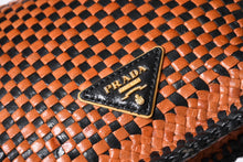 画像をギャラリービューアに読み込む, PRADA プラダ 編み込み マドラス ショルダーバッグ 三角プレート ブラウン ブラック 美品 中古 4a001621