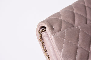 Very Good Condition CHANEL Chanel Matelasse Flap Bag Shoulder Bag 20th Series Iridescent Pink Gold Hardware Good Condition Used 4a001604