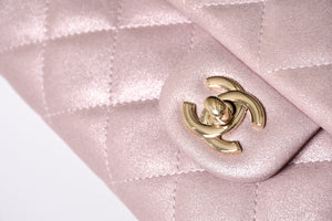 Very Good Condition CHANEL Chanel Matelasse Flap Bag Shoulder Bag 20th Series Iridescent Pink Gold Hardware Good Condition Used 4a001604