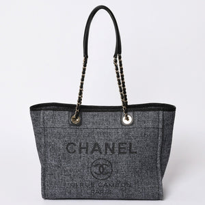 Very Good Condition CHANEL Chanel Deauville Random New Chain Tote Bag Tweed Navy Gold Hardware Used 4a001625