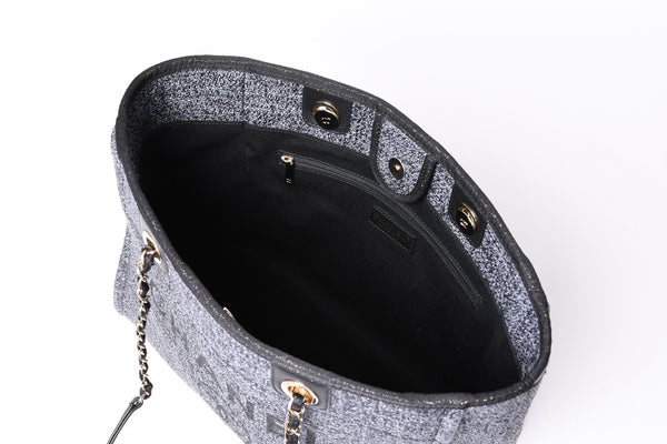 Very Good Condition CHANEL Chanel Deauville Random New Chain Tote Bag Tweed Navy Gold Hardware Used 4a001625