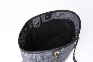 Very Good Condition CHANEL Chanel Deauville Random New Chain Tote Bag Tweed Navy Gold Hardware Used 4a001625