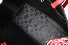画像をギャラリービューアに読み込む, 極美品 LOUIS VUITTON ルイヴィトン オンザゴーGM モノグラムタフテッド ブラック×レッド M45562 中古 4a001440