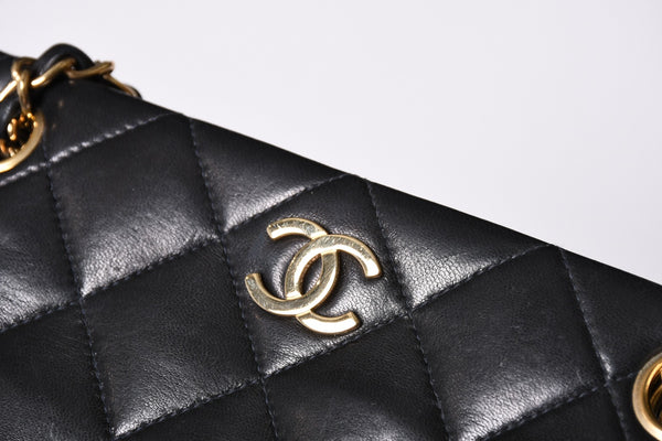 Very Good Condition CHANEL Chanel Matelasse Chain Shoulder Bag No. 5 Chain Shoulder Bag Black Gold Hardware Lambskin Used 4a001614