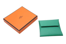 Load image into Gallery viewer, 極美品 HERMES エルメス バスティア ヴェルソ コインケース ヴォーエプソン Z刻印 フランス製 グリーン シルバー金具 中古 4b001784