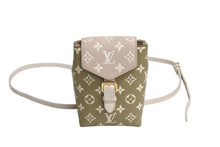 Load image into Gallery viewer, LOUIS VUITTON ルイヴィトン タイニーバックパック リュック M81351 モノグラムアンプラント カーキ ベージュ 美品 中古 4c071421