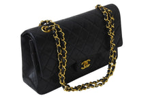 Load image into Gallery viewer, 極美品 CHANEL シャネル マトラッセ25 Wフラップ Wチェーンショルダーバッグ 1番台 ラムスキン ココマーク ブラック ゴールド金具 中古 4b001920