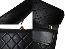 Load image into Gallery viewer, 極美品 CHANEL シャネル マトラッセ25 Wフラップ Wチェーンショルダーバッグ 1番台 ラムスキン ココマーク ブラック ゴールド金具 中古 4b001920