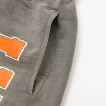 Load image into Gallery viewer, 新品未使用 SAINT Mxxxxxx セントマイケル SAINT SWEAT SHORTS ショーツ ハーフパンツ チャコール ヴィンテージ加工 中古 4a001971