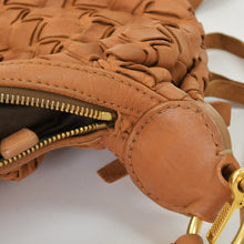 Load image into Gallery viewer, 極美品 MIU MIU ミュウミュウ イントレチャート2Wayレザーショルダー フリンジホーボーバッグ ブラウン ラムスキン レザー ゴールド金具 MIU121031C 中古 4a002109