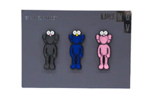 画像をギャラリービューアに読み込む, 新品同様品 KAWS カウズ ENAMEL PIN SET バッチ ピンバッチ ピン アンティーク ピンク ブラック ブルー 中古 21091