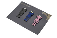 画像をギャラリービューアに読み込む, 新品同様品 KAWS カウズ ENAMEL PIN SET バッチ ピンバッチ ピン アンティーク ピンク ブラック ブルー 中古 21091