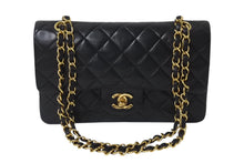 Load image into Gallery viewer, 極美品 CHANEL シャネル マトラッセ23 Wフラップ Wチェーンショルダーバッグ 3番台 ラムスキン ココマーク ブラック ゴールド金具 中古 4b002134