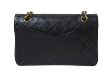 Load image into Gallery viewer, 極美品 CHANEL シャネル マトラッセ25 Wフラップ Wチェーンショルダーバッグ 2番台 ラムスキン ココマーク ブラック ゴールド金具 中古 4b002135