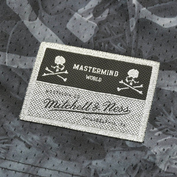 新品同様 Mitchell&Ness ミッチェルアンドネス × マスターマインドワールド プリントフーデッドジャージー スカルボーン カモフラージュ Lサイズ 中古 4a002180