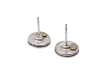 Load image into Gallery viewer, CHANEL シャネル ココマーク ピアス 重量約2.4g 00T刻印 ボタンモチーフ メタル レジン シルバー オレンジ 両耳用 美品 中古 4b001059