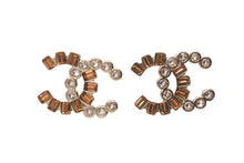 Load image into Gallery viewer, 極美品 CHANEL シャネル ココマーク ピアス 重量約5.2g B17B刻印 メタル ラインストーン ゴールド ブラウン クリア 両耳用 中古 4b001045
