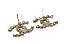 Load image into Gallery viewer, 極美品 CHANEL シャネル ココマーク ピアス 重量約5.2g B17B刻印 メタル ラインストーン ゴールド ブラウン クリア 両耳用 中古 4b001045