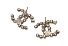 Load image into Gallery viewer, 極美品 CHANEL シャネル ココマーク ピアス 重量約5.2g B17B刻印 メタル ラインストーン ゴールド ブラウン クリア 両耳用 中古 4b001045