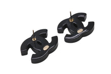 Load image into Gallery viewer, CHANEL シャネル ココマーク ピアス 重量約3.7g D19B刻印 レジン ラインストーン ブラック クリア 両耳用 美品 中古 4b001038