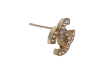 Load image into Gallery viewer, CHANEL シャネル ココマーク ピアス 重量約2.9g C22A刻印 メタル ラインストーン GP ゴールド クリア 両耳用 美品 中古 4b001068