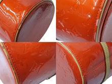 Load image into Gallery viewer, LOUIS VUITTON ルイヴィトン ドラムバッグ ベッドフォード M91986 エナメル ヌメ革 レッド ゴールド金具 美品 中古 4b002546