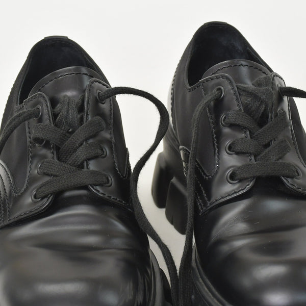 極美品 PRADA プラダ モノリス レースアップ ドロイスレザーナイロン CALZATURE UOMO レザー 2EE342 9サイズ メンズシューズ ブラック NERO 中古 4a002565