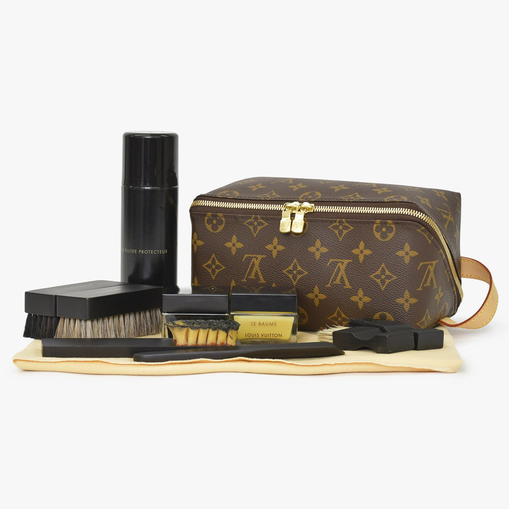 LOUIS VUITTON ルイヴィトン モノグラムキャンバス シューケアキット モノグラム 9点セット シューズケアポーチ 靴磨きセット ブラウン M47925 美品 中古 4a002574