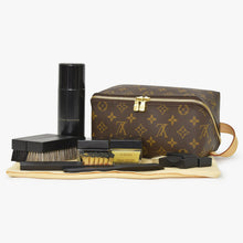 画像をギャラリービューアに読み込む, LOUIS VUITTON ルイヴィトン モノグラムキャンバス シューケアキット モノグラム 9点セット シューズケアポーチ 靴磨きセット ブラウン M47925 美品 中古 4a002574
