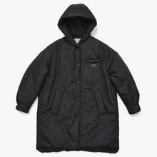 画像をギャラリービューアに読み込む, 極美品 PRADA プラダ Re-Nylon リナイロン ダウンレインコート 291960 サイズ36 トライアングルロゴプレート ブラック 中古 4a002655